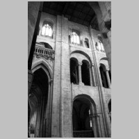 Winchester Cathedral, drawing by Heinz Theuerkauf,3.jpg